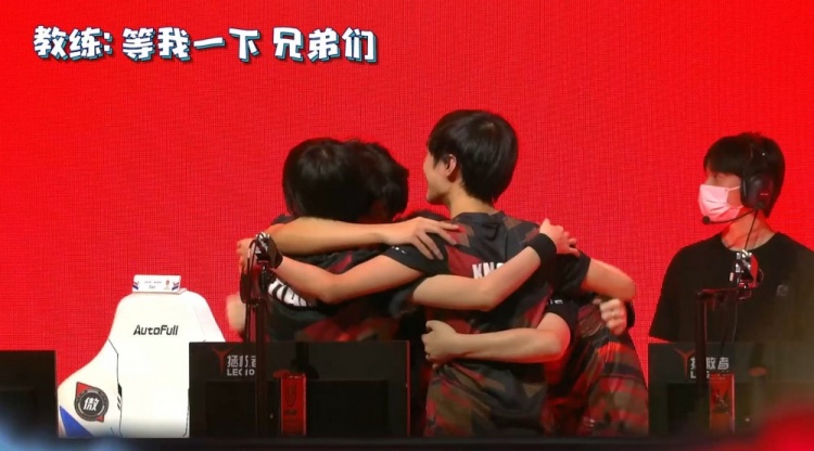 特之间的潜