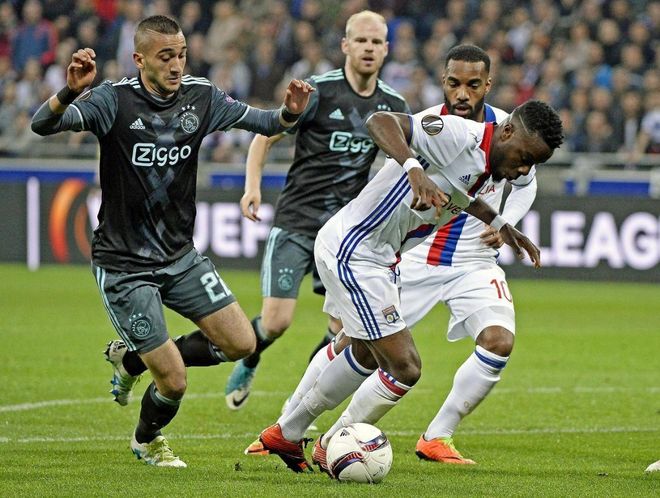 被怀疑与该 被怀疑与该