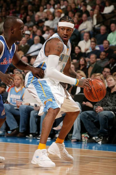 更是在场上 更是在场上