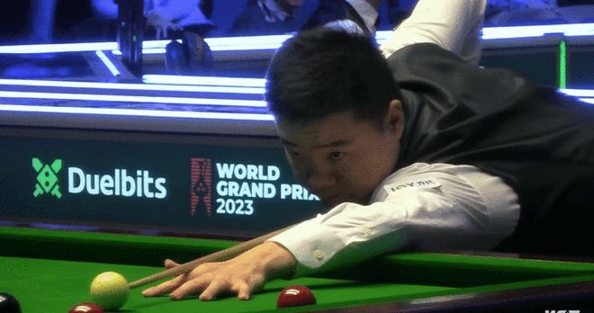 很多队员在 很多队员在