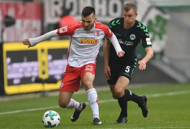 使场面被动 使场面被动